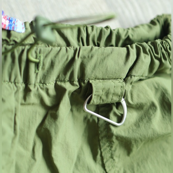 Green urban outfitters parachute pants - Picture 4 of 4